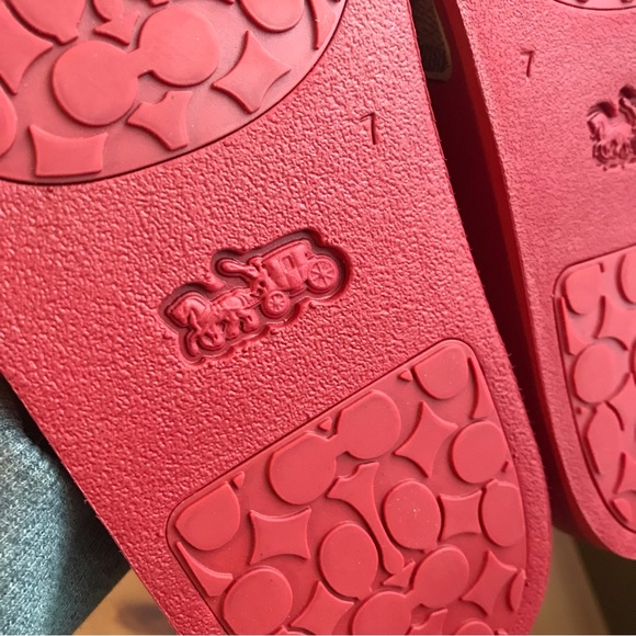 🥰 Coach Udele Sport Slide With Heart Print  Electric Red 6 10 - Picture 8 of 11